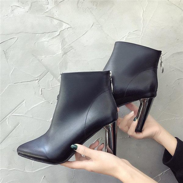 2021 new winter women ankle boots fashion pointed toe zip square high heels pu leather female boot black party shoes
2021 new winter women ankle boots fashion pointed toe zip square high heels pu leather female boot black party shoes
