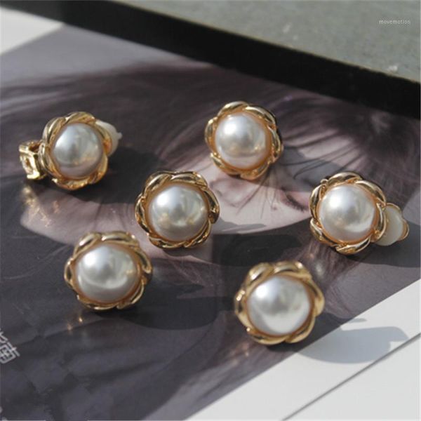 elegant wedding party pearl fashion earrings gold fashion flower imitation pearl stud earrings women jewelry wholesale1, Golden;silver
elegant wedding party pearl fashion earrings gold fashion flower imitation pearl stud earrings women jewelry wholesale1, Golden;silver