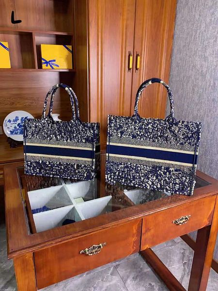 ms shopping bags of classic fashion embroidery bags handbag women's shoulder bag large capacity beautiful shopping bag price
ms shopping bags of classic fashion embroidery bags handbag women's shoulder bag large capacity beautiful shopping bag price