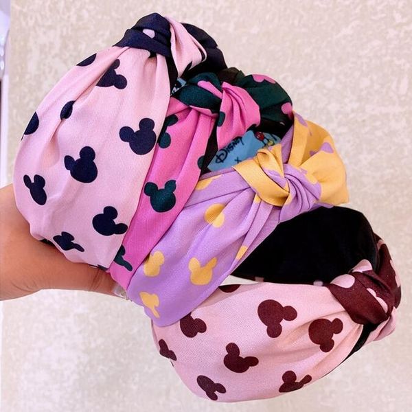 2021 new styles fashion cartoon pattern print wide edge headband middle cross knot silk cloth headband charm women winter hair accessories, Black;brown
2021 new styles fashion cartoon pattern print wide edge headband middle cross knot silk cloth headband charm women winter hair accessories, Black;brown
