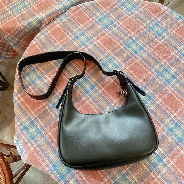 retro pu leather women's underarm bag fashion design ladies half moon shoulder messenger bags female girls hobos purse handbags
retro pu leather women's underarm bag fashion design ladies half moon shoulder messenger bags female girls hobos purse handbags