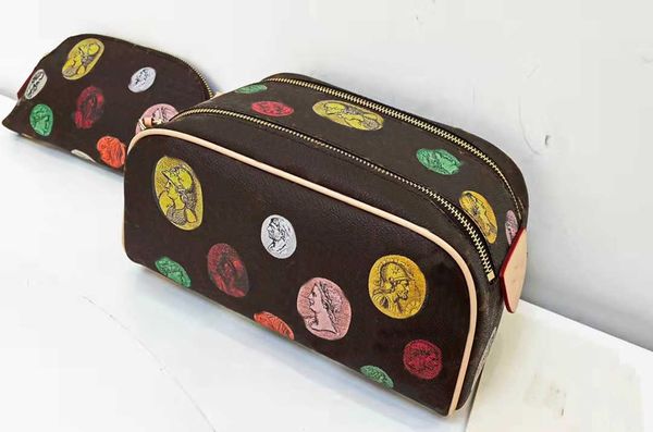 2021 bag wash old flower makeup hand quality designer luxury handbags cosmetic clutch wallet bags handbag evening wallets for women
2021 bag wash old flower makeup hand quality designer luxury handbags cosmetic clutch wallet bags handbag evening wallets for women