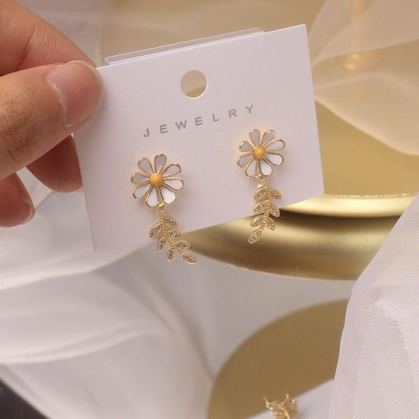 dangle & chandelier japan korea fashion jewelry cute oil drop white daisy flowers leaves copper inlaid zircon female earrings student, Silver
dangle & chandelier japan korea fashion jewelry cute oil drop white daisy flowers leaves copper inlaid zircon female earrings student, Silver