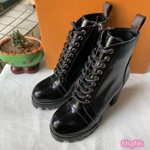2020 new vendita classic toe rivet ladies short boots fashion personality leather boots size 35-42, Black
2020 new vendita classic toe rivet ladies short boots fashion personality leather boots size 35-42, Black