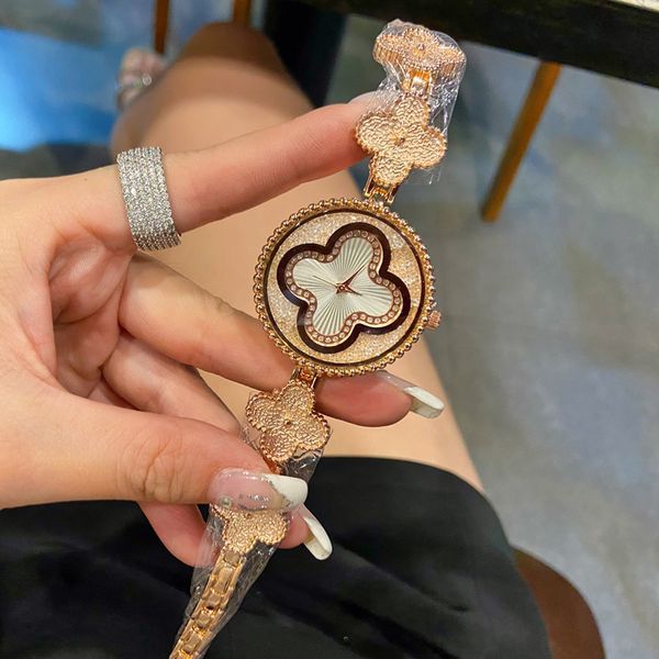 new temperament fashion simple and exquisite ladies watch diamond inlaid four-leaf clover dial stainless steel four-leaf clover strap quartz, Slivery;brown
new temperament fashion simple and exquisite ladies watch diamond inlaid four-leaf clover dial stainless steel four-leaf clover strap quartz, Slivery;brown