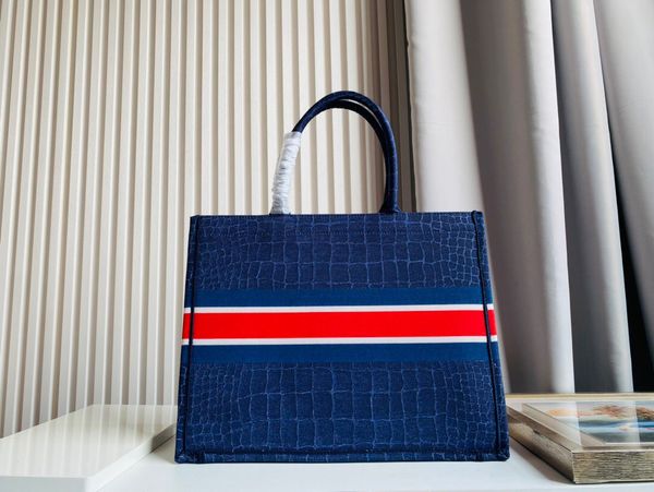 designer tote shoulder bags women's luxury classic letter printed shopping bag fashion handbag
designer tote shoulder bags women's luxury classic letter printed shopping bag fashion handbag