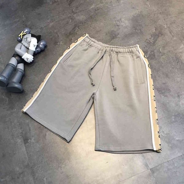 2022 factory wholesale new reflective ribbon sports casual shorts women's summer fashion loose running couple's large capris a1, White;black
2022 factory wholesale new reflective ribbon sports casual shorts women's summer fashion loose running couple's large capris a1, White;black