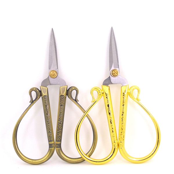 new 2021 chinese style household scissors plum blossom antique scissors cross embroidery manual thread scissors gold dhl shipping
new 2021 chinese style household scissors plum blossom antique scissors cross embroidery manual thread scissors gold dhl shipping