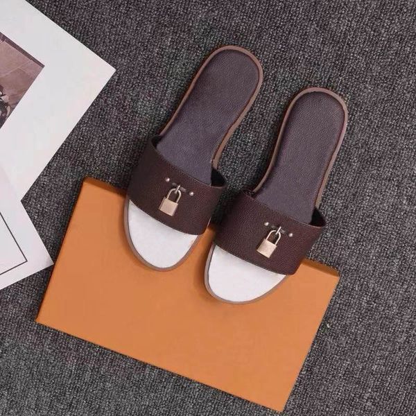 2021 ladies fashion designers flat slides flip flops woman slides women luxurys designers genuine leather sandals beach flip flops big siz, Black
2021 ladies fashion designers flat slides flip flops woman slides women luxurys designers genuine leather sandals beach flip flops big siz, Black