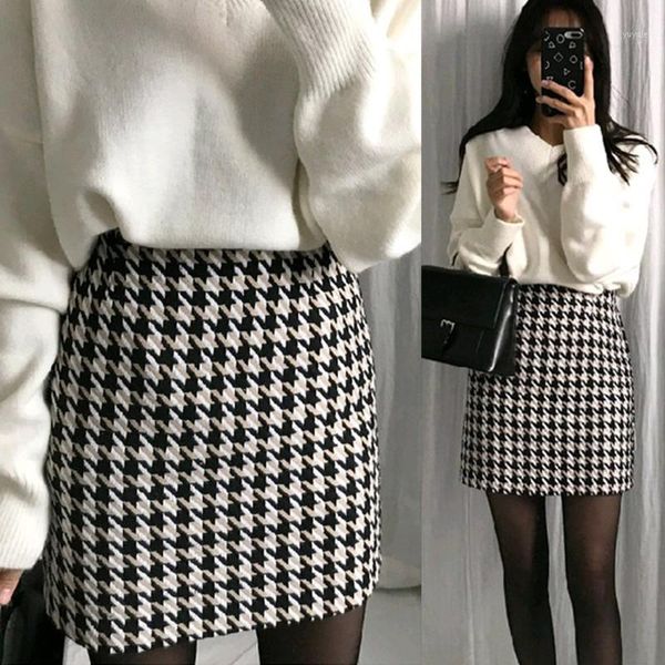2020 high waist houndstooth bird bag arm skirt autumn and winter a word short skirt dq6791, Black
2020 high waist houndstooth bird bag arm skirt autumn and winter a word short skirt dq6791, Black