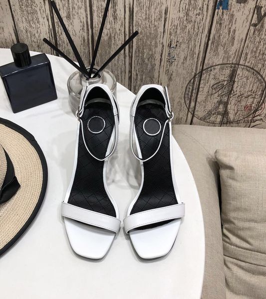 spring and summer 2020 new fashion thick high-heeled leather lady with fashion fairy style ins sandals, Black
spring and summer 2020 new fashion thick high-heeled leather lady with fashion fairy style ins sandals, Black