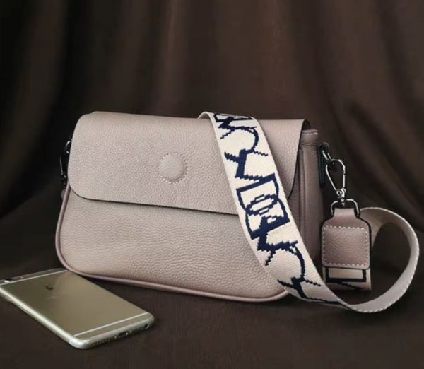 hbp handbag woman 2020 new small square bag fashionable wide shoulder strap single-shoulder cross-body bag
hbp handbag woman 2020 new small square bag fashionable wide shoulder strap single-shoulder cross-body bag