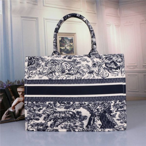 luxury handbags shoulder bags totes brown printing flowers 3d three-dimensional tiger pattern shopping bag leather messenger crossbody bag
luxury handbags shoulder bags totes brown printing flowers 3d three-dimensional tiger pattern shopping bag leather messenger crossbody bag