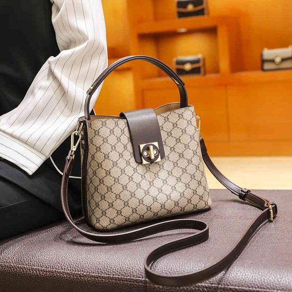 2022 latest handbag factory store bag female versatile summer large capacity one shoulder portable bucket simple
2022 latest handbag factory store bag female versatile summer large capacity one shoulder portable bucket simple