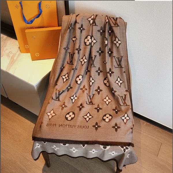 sell european new style cashmere scarves lo̴uis v̴uitton shawls 70*180cm no box ing, Blue;gray
sell european new style cashmere scarves lo̴uis v̴uitton shawls 70*180cm no box ing, Blue;gray