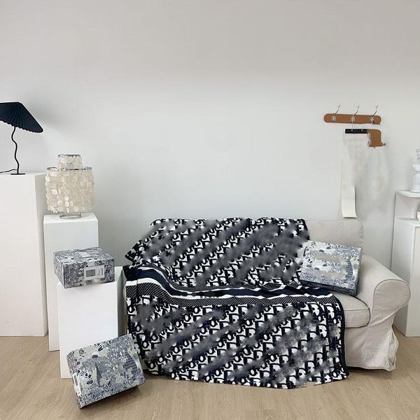 luxurys designers fashion blanket 150x200cm comfortable warm blanket home travel autumn winter blanket ship
luxurys designers fashion blanket 150x200cm comfortable warm blanket home travel autumn winter blanket ship
