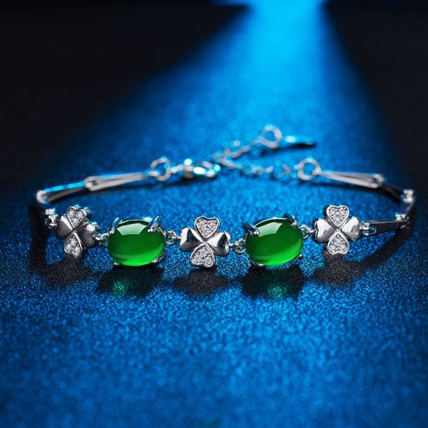 japanese and korean diamond inlaid zircon lucky green chalcedony clover personality green agate clover temperament jewelry bracelet bracelet, Golden;silver
japanese and korean diamond inlaid zircon lucky green chalcedony clover personality green agate clover temperament jewelry bracelet bracelet, Golden;silver