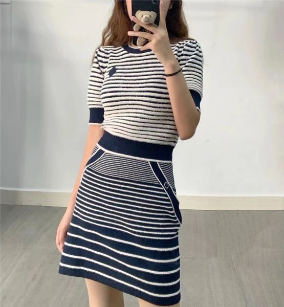 120 2021 spring brand same style two piece skirt empire crew neck fashion casual changji, White
120 2021 spring brand same style two piece skirt empire crew neck fashion casual changji, White
