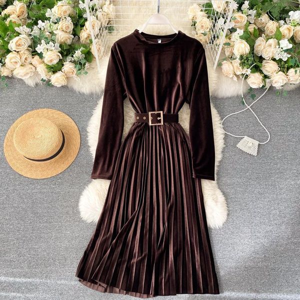 autumn winter vintage women's velvet pleated dress with sashes female long sleeve o-neck robe casual party vestidos 2020 fashion1, Black;gray
autumn winter vintage women's velvet pleated dress with sashes female long sleeve o-neck robe casual party vestidos 2020 fashion1, Black;gray