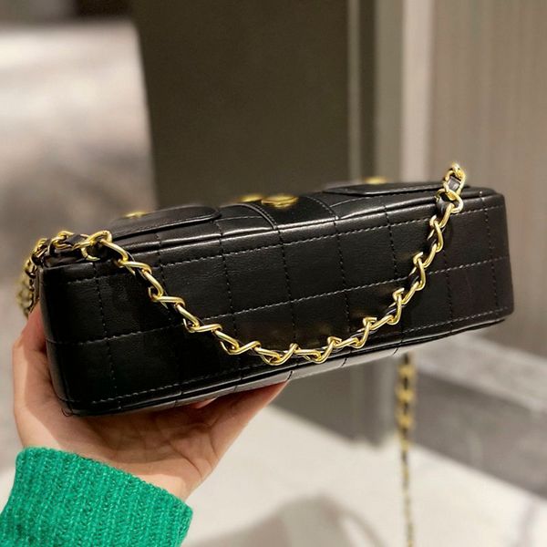 202225cm luxury designer shoulder bag leather handbags black clothing metal buttons chains crossbody designers bags
202225cm luxury designer shoulder bag leather handbags black clothing metal buttons chains crossbody designers bags