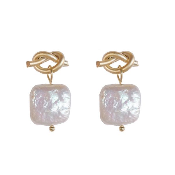 personality tie a knot pearl 925 sterling silver ladies stud earrings promotion jewelry for women birthday gift, Golden;silver
personality tie a knot pearl 925 sterling silver ladies stud earrings promotion jewelry for women birthday gift, Golden;silver