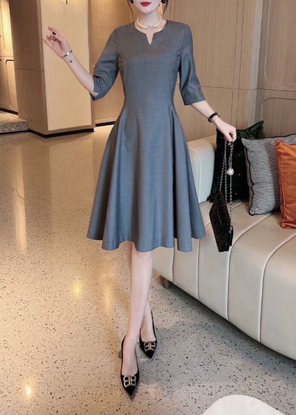 20ss generation high-quality new european embroidery designer dress, elegant office women's wrinkled waist, fashionable combination pri, Black;gray
20ss generation high-quality new european embroidery designer dress, elegant office women's wrinkled waist, fashionable combination pri, Black;gray