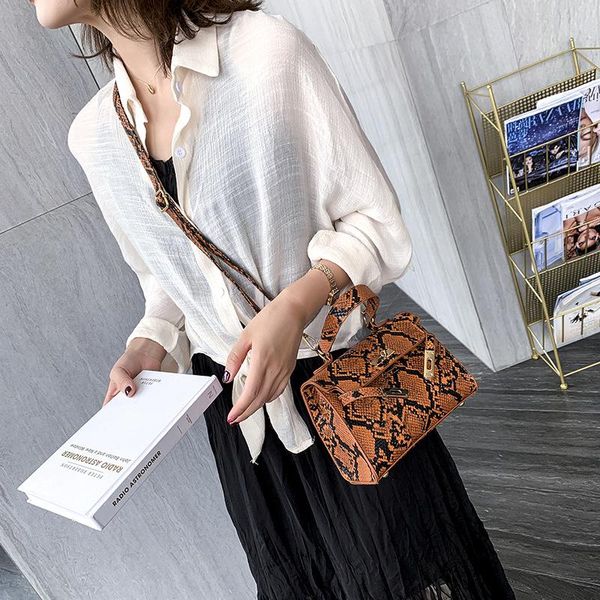crocodile snakeskin handbag vintage women's bag all-match bag luxury handbags women bags designer shoulder bags tote luxury
crocodile snakeskin handbag vintage women's bag all-match bag luxury handbags women bags designer shoulder bags tote luxury