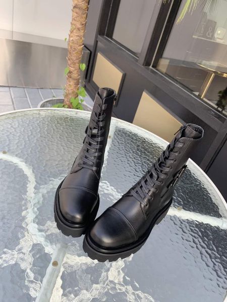2020 new winter mid heel british style martin boots women's medium length leather thick heel boots, Black
2020 new winter mid heel british style martin boots women's medium length leather thick heel boots, Black