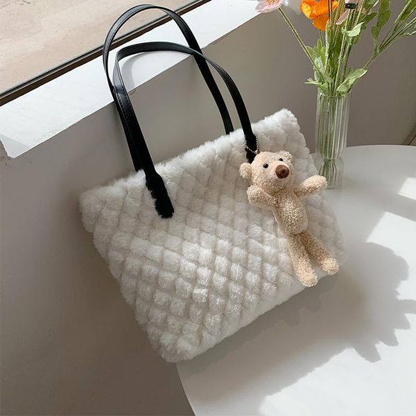 autumn and winter plush portable women's small bag 2020 new fashion popular tote bag all-match bucket shoulder
autumn and winter plush portable women's small bag 2020 new fashion popular tote bag all-match bucket shoulder