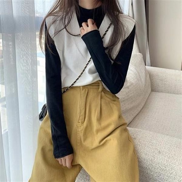 women short sweater vest autumn winter short v-neck loose pullover black inner knit jumper female sleeveless casual y201128, Black;white
women short sweater vest autumn winter short v-neck loose pullover black inner knit jumper female sleeveless casual y201128, Black;white