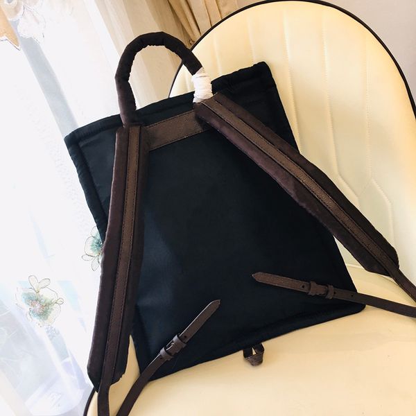 2022womens onthego gm pillow bags beige black econyl handbag regenerated nylon shoulder bag fashion packback canvas
2022womens onthego gm pillow bags beige black econyl handbag regenerated nylon shoulder bag fashion packback canvas