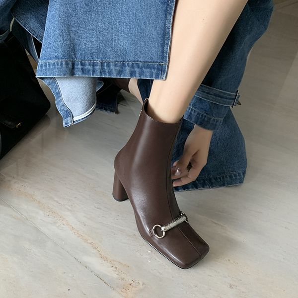 2020 and winter retro fashion leather toe tube thick women's high heels boots34-40 g8w7, Black
2020 and winter retro fashion leather toe tube thick women's high heels boots34-40 g8w7, Black