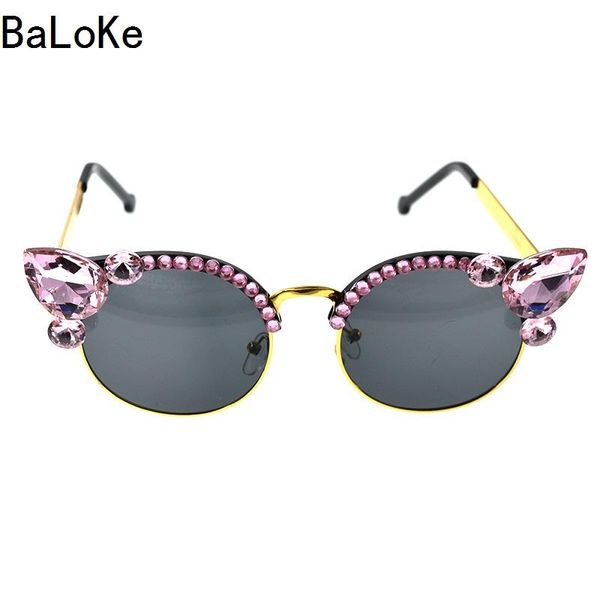 sunglasses fashion baroque women colorful big crystal rhinestones classical brand cat eye girdle decoration, White;black
sunglasses fashion baroque women colorful big crystal rhinestones classical brand cat eye girdle decoration, White;black