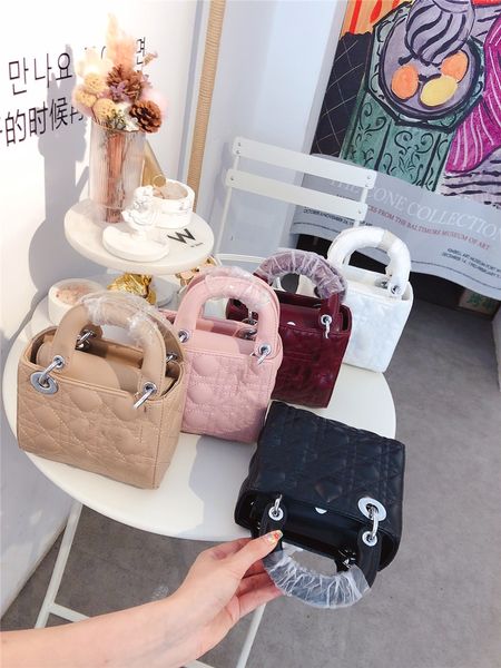 2020 women colorful handluxury designer princess dianaspatent leather pillow totedesigner princess dianas small chian crossbodydesigner p#33
2020 women colorful handluxury designer princess dianaspatent leather pillow totedesigner princess dianas small chian crossbodydesigner p#33
