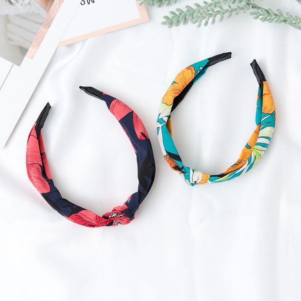 2021 latest lady hoop knot turban headband elastic hairband accessories for girls no slip stay on knotted head hair band new
2021 latest lady hoop knot turban headband elastic hairband accessories for girls no slip stay on knotted head hair band new