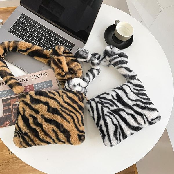 women vintage leopard prints small square shoulder bag fashion soft plush crossbody bags faux fur female handbags tote
women vintage leopard prints small square shoulder bag fashion soft plush crossbody bags faux fur female handbags tote
