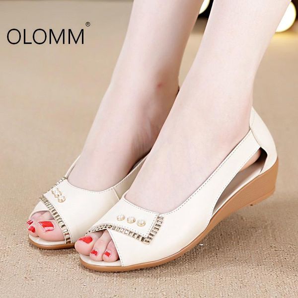 new sandals female summer leather fish mouth shoes wedge with rhinestone flat sandals women, Black
new sandals female summer leather fish mouth shoes wedge with rhinestone flat sandals women, Black