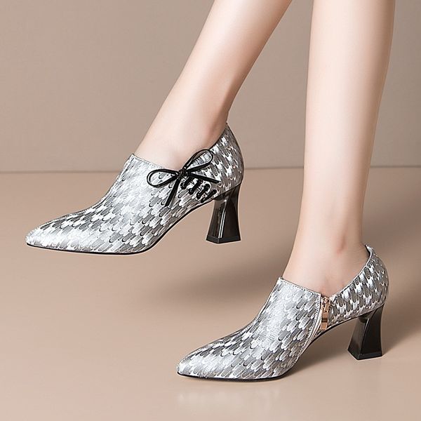 2021 new spring genuine leather for women high heels black toe siver party lady shoes 43 e74u
2021 new spring genuine leather for women high heels black toe siver party lady shoes 43 e74u