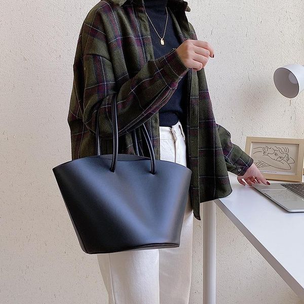 shoulder bags korean version of the 2021 handbag bag large-capacity fashion bucket trend simple portable
shoulder bags korean version of the 2021 handbag bag large-capacity fashion bucket trend simple portable