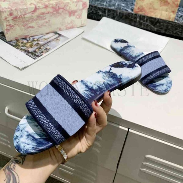 2021 new women sandals slippers embroidery sandal floral brocade flip flops striped beach genuine leather slipper 35 colors, Black
2021 new women sandals slippers embroidery sandal floral brocade flip flops striped beach genuine leather slipper 35 colors, Black