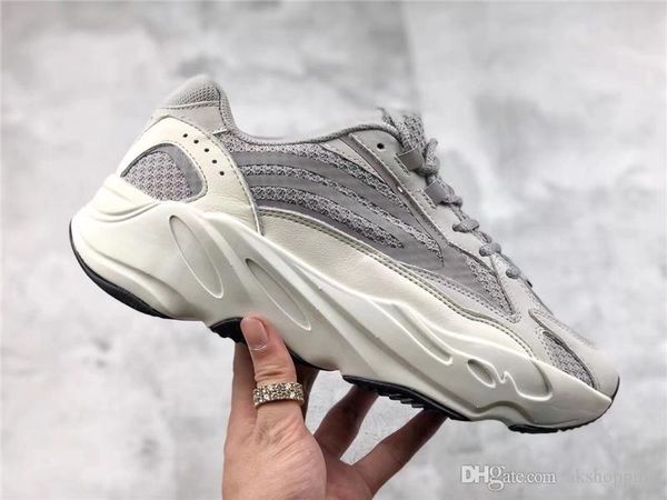 2019 new originals 700 v2 static 3m authentic vanta wave runner solid grey kanye west man woman shoes sneakers ef2829 with box
2019 new originals 700 v2 static 3m authentic vanta wave runner solid grey kanye west man woman shoes sneakers ef2829 with box