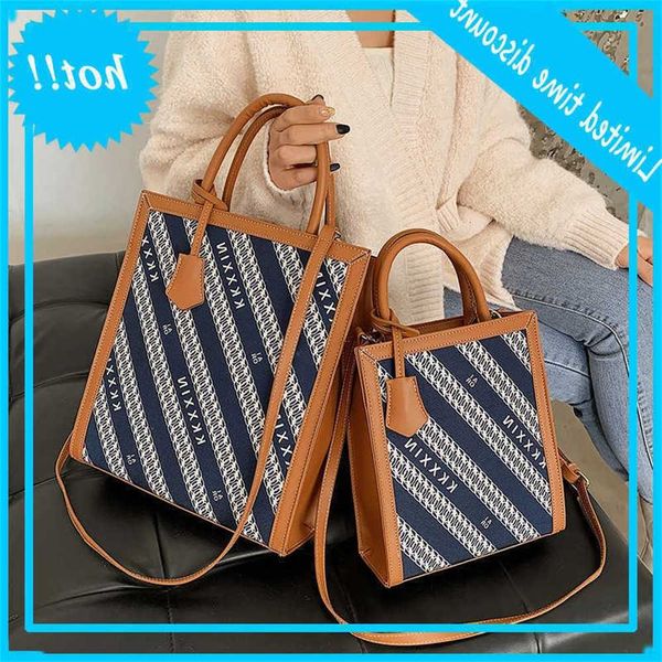 women's autumn and winter new french texture canvas embroidery portable shoulder large capacity vertical tote bag
women's autumn and winter new french texture canvas embroidery portable shoulder large capacity vertical tote bag