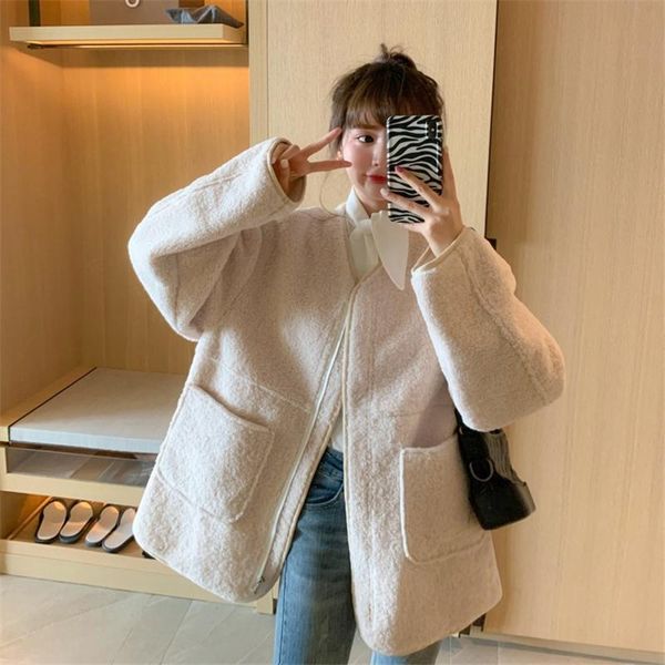 patchwork faux fur coat winter jacket women solid faux lamb fur jacket warm thick fashion loose plush ladies fluffy, Black
patchwork faux fur coat winter jacket women solid faux lamb fur jacket warm thick fashion loose plush ladies fluffy, Black