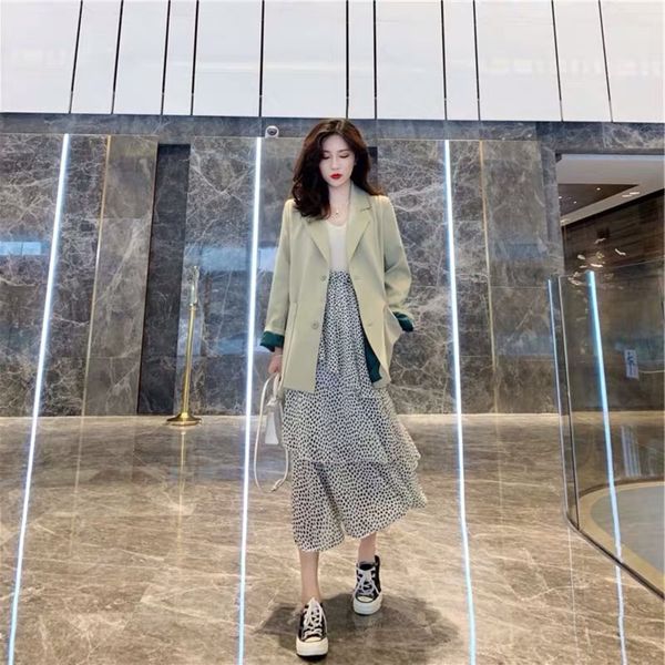 autumn dress is very foreignnet red autumn clothes are women's clothes exotic women's clothing french small crowd hepburn skirt su, Gray
autumn dress is very foreignnet red autumn clothes are women's clothes exotic women's clothing french small crowd hepburn skirt su, Gray