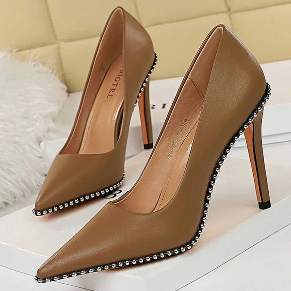 classic luxury designer shoes rivets string bead women pumps pu leather high heels office stiletto ladies plus size 43 paris wholesale, Black
classic luxury designer shoes rivets string bead women pumps pu leather high heels office stiletto ladies plus size 43 paris wholesale, Black