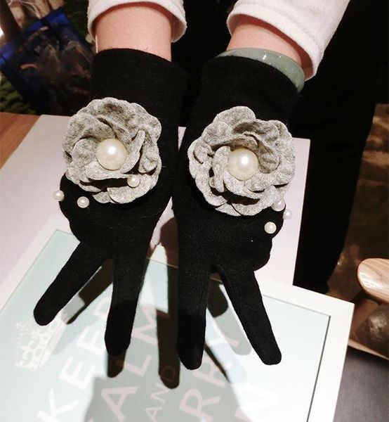 cashmere gloves gray woolen camellia three-pearl cashmere finger gloves women korean winter fashion warm, Blue;gray
cashmere gloves gray woolen camellia three-pearl cashmere finger gloves women korean winter fashion warm, Blue;gray