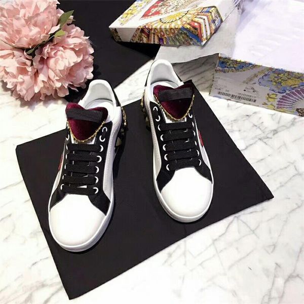 2020 new velvet love leisure small white shoes woman dili batong famous lady running shoes, Black
2020 new velvet love leisure small white shoes woman dili batong famous lady running shoes, Black
