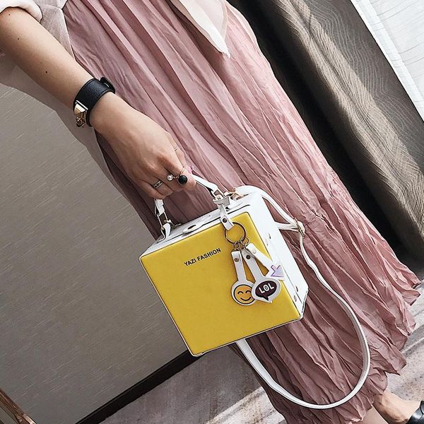 summer women's handbag pu leather chain shoulder bag lock messenger box crossbody tote bag 2020 fashion female boxbag 447
summer women's handbag pu leather chain shoulder bag lock messenger box crossbody tote bag 2020 fashion female boxbag 447