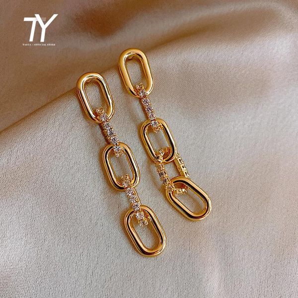 2021 new classic metal zircon chain long earrings Korean sexy women jewelry unusual party luxury Earrings pendants for girls, Silver
2021 new classic metal zircon chain long earrings Korean sexy women jewelry unusual party luxury Earrings pendants for girls, Silver