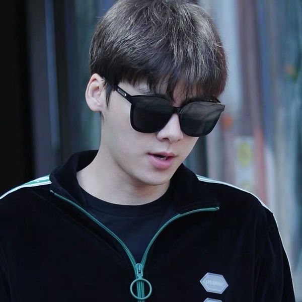 2020 same sunglasses li new yifeng fashion men's sunglasses net red big frame driving glasses men's fashion gm, White;black
2020 same sunglasses li new yifeng fashion men's sunglasses net red big frame driving glasses men's fashion gm, White;black